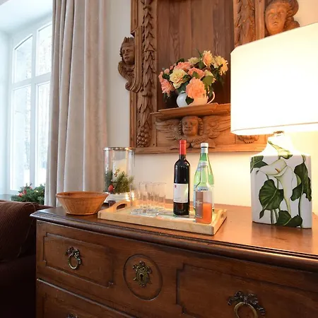 Mansion In Beauplateau Near Forest Nyaraló