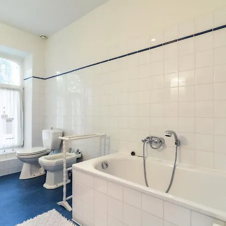 Mansion In Beauplateau Near Forest Nyaraló *